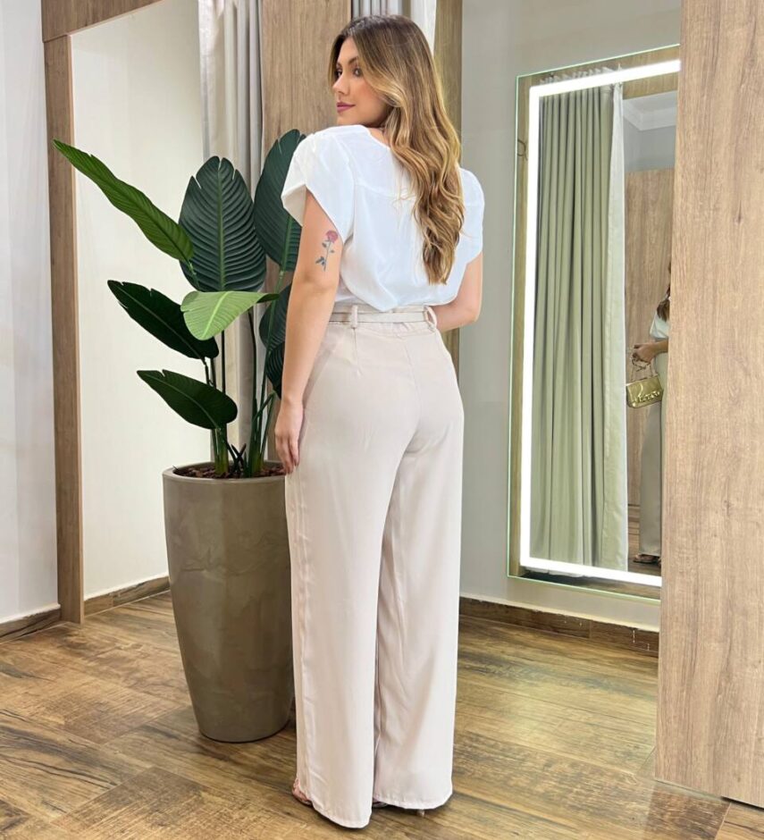 Blusa Feminina Manga Curta Jussara Crepe com Detalhe Branca - Fernanda Ramos Store