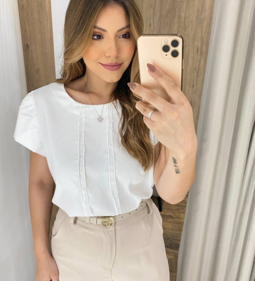 Blusa Feminina Manga Curta Jussara Crepe com Detalhe Branca - Fernanda Ramos Store