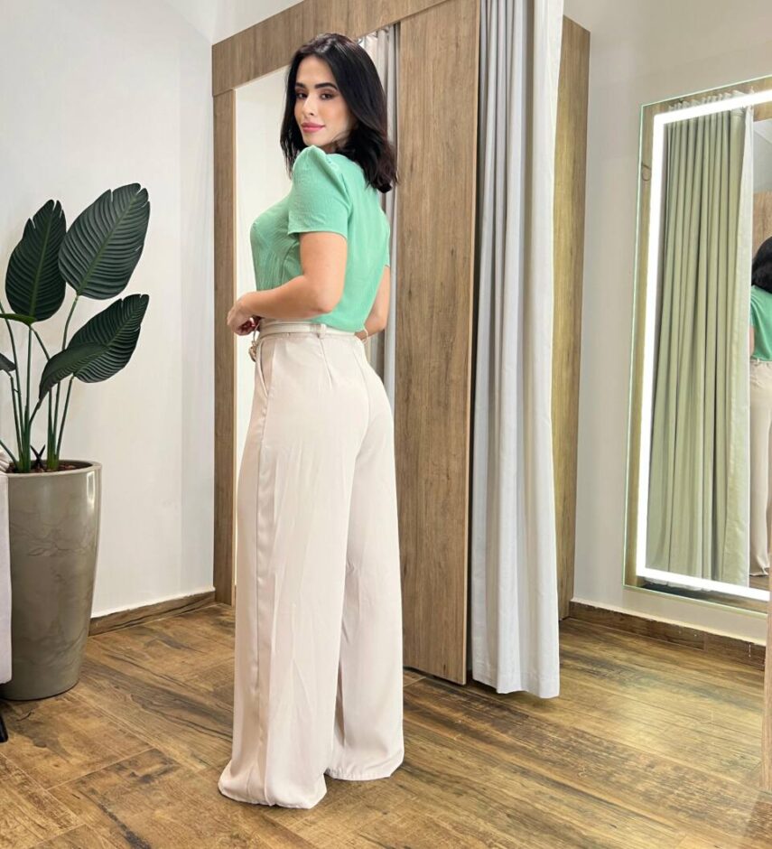 Blusa Feminina Manga Curta Nina de Crepe Verde Menta - Fernanda Ramos Store