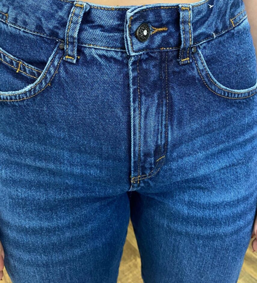Calça Feminina Mom Alta Cropped com Bolsos Jeans 016317 - Fernanda Ramos Store