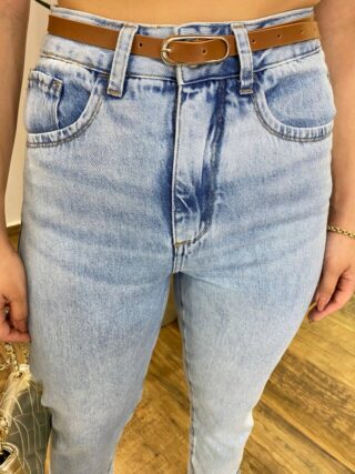 Calça Feminina Mom Sarja com Cinto Jeans Claro 016534 - Fernanda Ramos Store