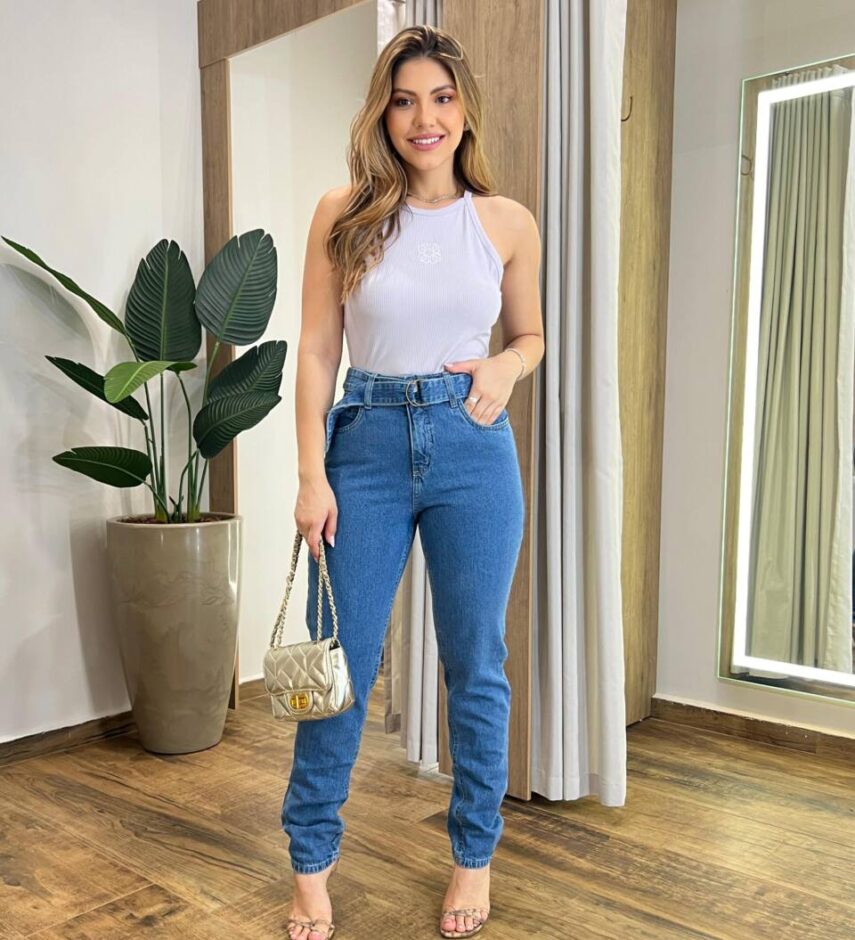 Calça Jeans Feminina Emanuelly Mom com Cinto 29370 - Fernanda Ramos Store