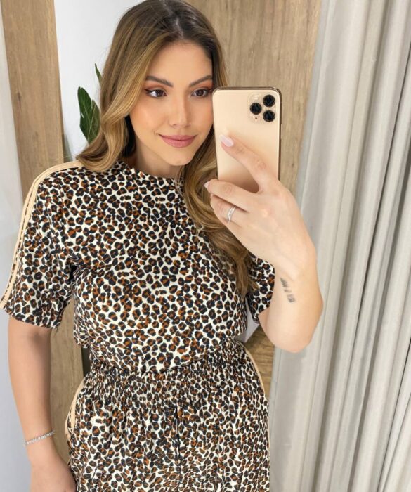 Conjunto Feminino Ana Blusa Manga Curta e Calça Animal Print - Fernanda Ramos Store