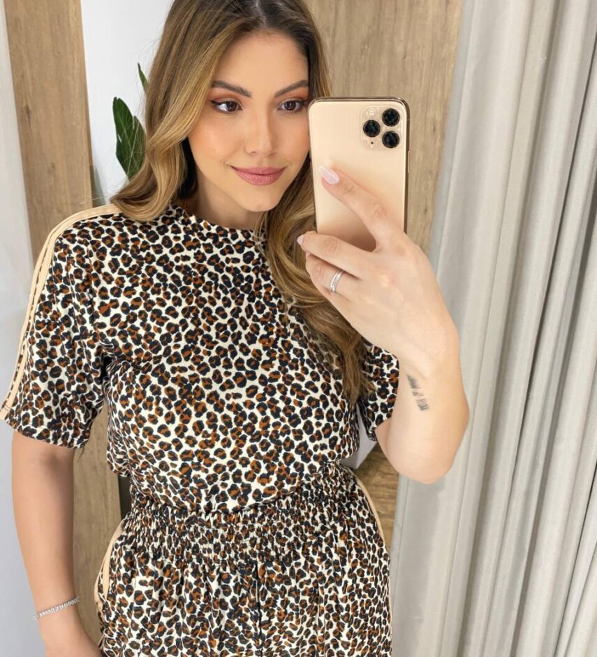 Conjunto Feminino Ana Blusa Manga Curta e Calça Animal Print - Fernanda Ramos Store