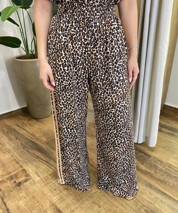 Conjunto Feminino Ana Blusa Manga Curta e Calça Animal Print - Fernanda Ramos Store