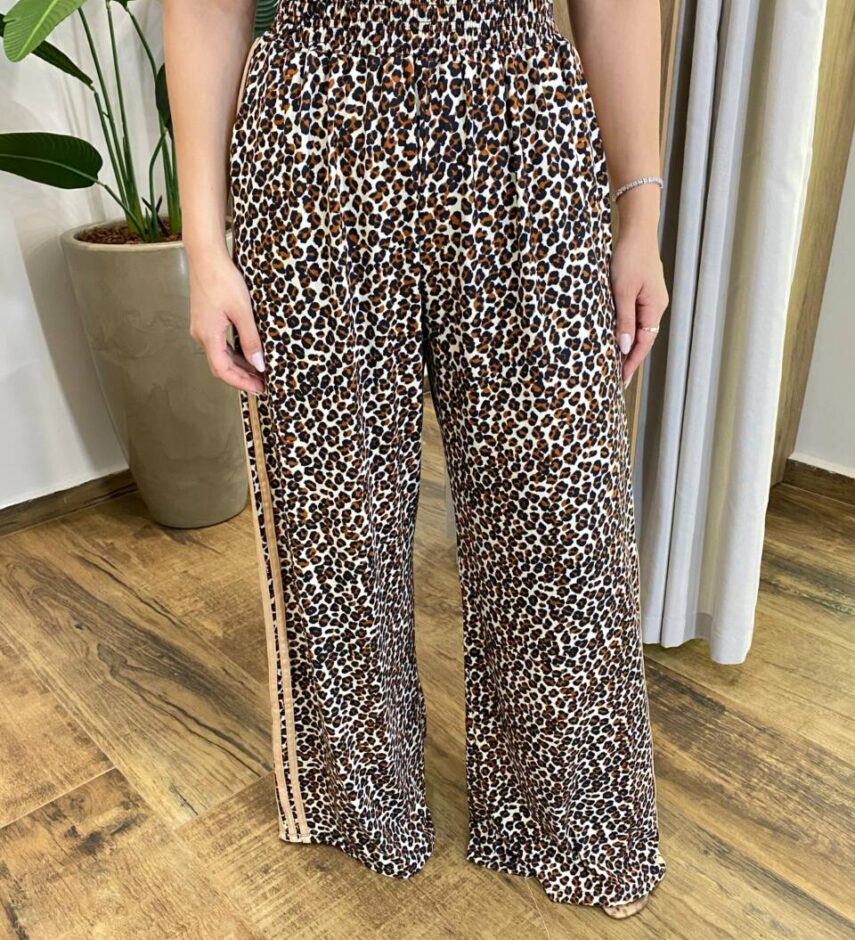 Conjunto Feminino Ana Blusa Manga Curta e Calça Animal Print - Fernanda Ramos Store