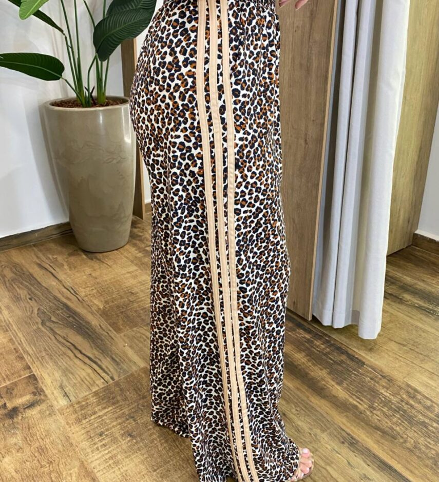 Conjunto Feminino Ana Blusa Manga Curta e Calça Animal Print - Fernanda Ramos Store