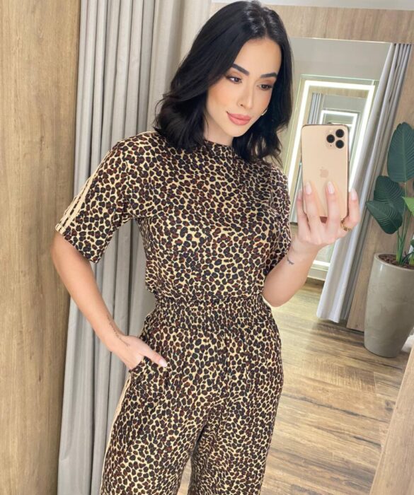 Conjunto Feminino Ana Blusa Manga Curta e Calça Estampa Animal Print - Fernanda Ramos Store