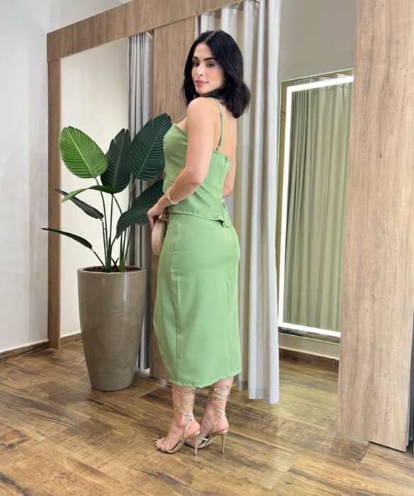 Conjunto Feminino Bianca Cropped com Bojo e Saia Midi Verde - Fernanda Ramos Store