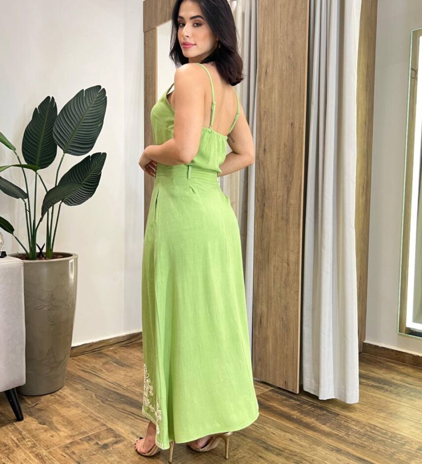 Conjunto Feminino Bordado Mia Cropped sem Bojo e Saia Longa Verde - Fernanda Ramos Store