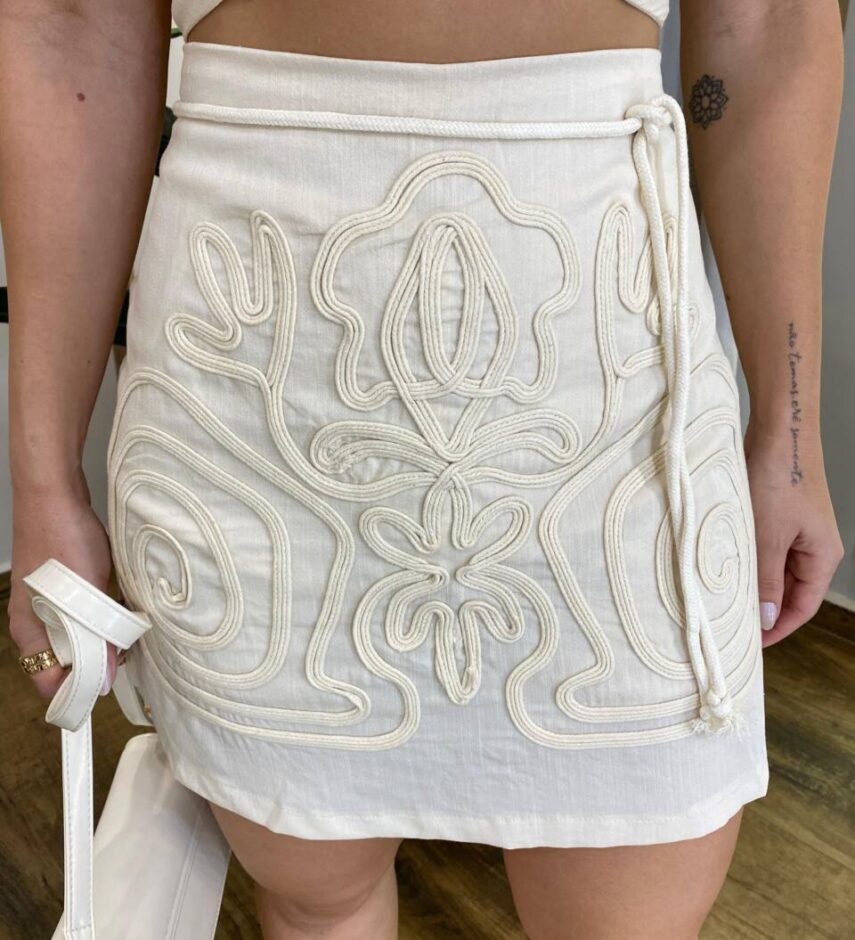 Conjunto Feminino Cropped sem Bojo e Short Saia Nude com Amarração - Fernanda Ramos Store