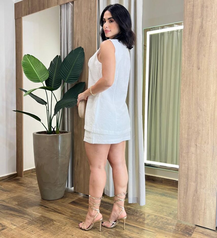 Conjunto Feminino Eduarda Blusa com Botões e Short Saia Branco - Fernanda Ramos Store