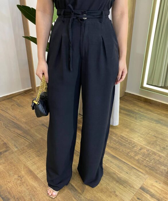 Conjunto Flor Viscolinho Cropped sem Bojo e Calça Pantalona Preto - Fernanda Ramos Store