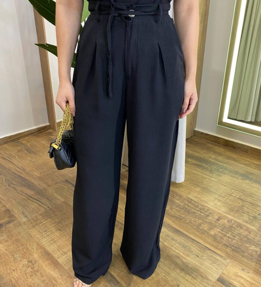Conjunto Flor Viscolinho Cropped sem Bojo e Calça Pantalona Preto - Fernanda Ramos Store