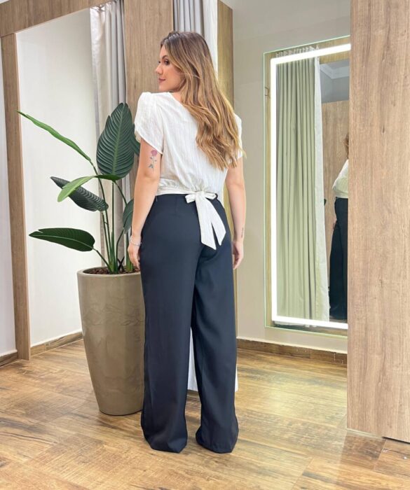 Cropped Feminino Alongado Off White Listrado com Amarração Atrás - Fernanda Ramos Store