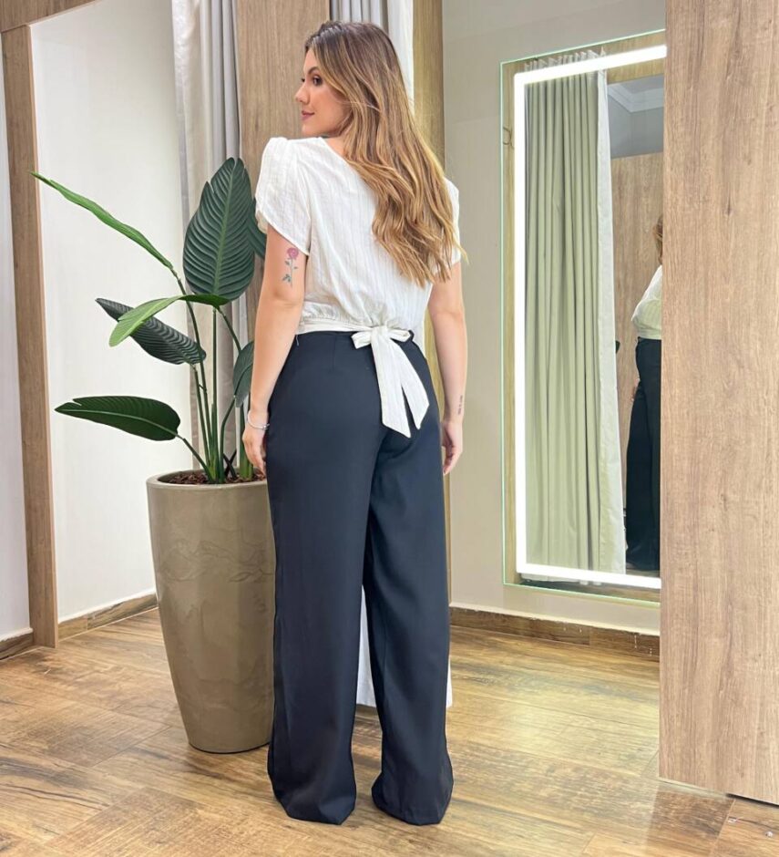 Cropped Feminino Alongado Off White Listrado com Amarração Atrás - Fernanda Ramos Store