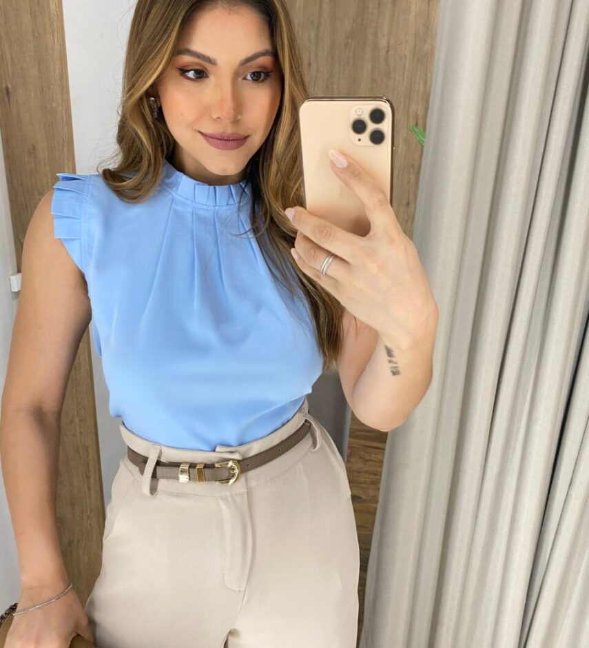 Regata Feminina Crepe Juliana Gola Alta com Detalhe Azul - Fernanda Ramos Store