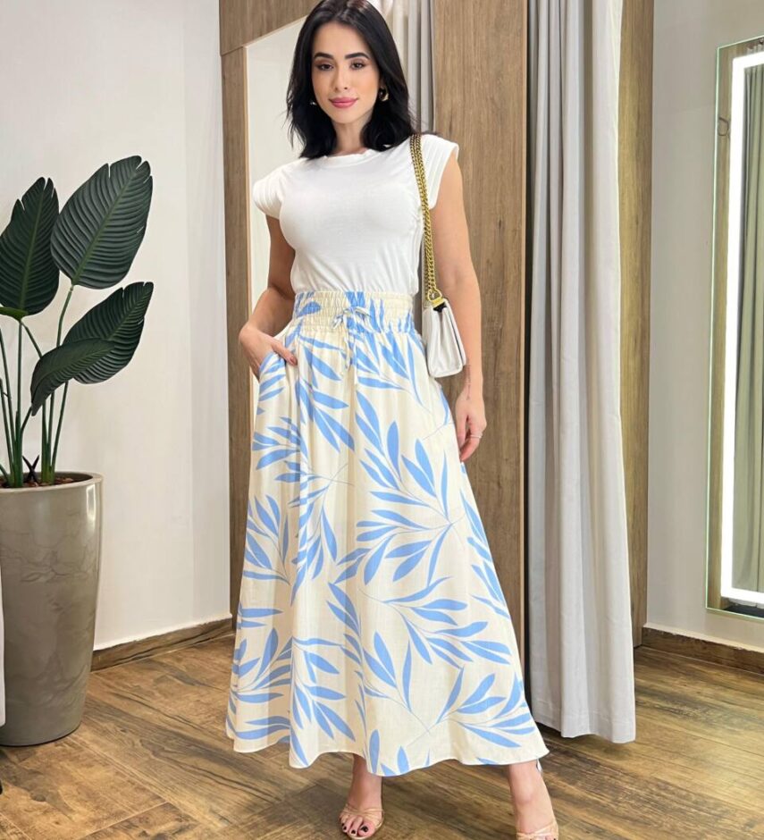 Saia Longa Feminina Ingrid com Bolsos e Fenda Estampada de Azul Bebê - Fernanda Ramos Store