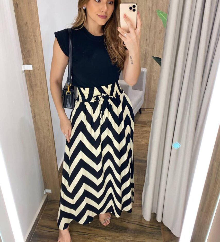 Saia Longa Feminina Luísa com Bolsos e Fenda Estampa Zig Zag - Fernanda Ramos Store