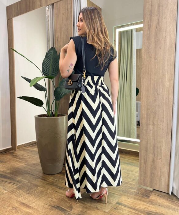 Saia Longa Feminina Luísa com Bolsos e Fenda Estampa Zig Zag - Fernanda Ramos Store