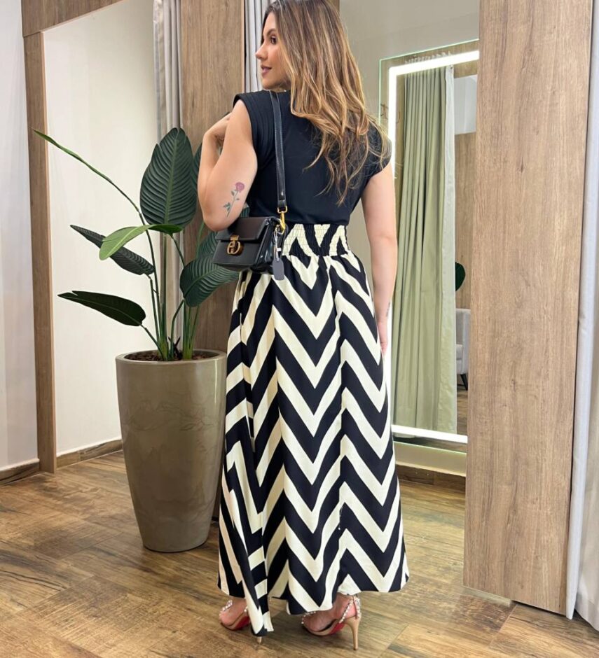 Saia Longa Feminina Luísa com Bolsos e Fenda Estampa Zig Zag - Fernanda Ramos Store