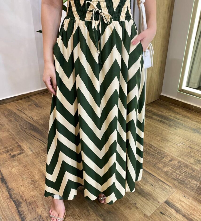 Saia Longa Feminina Luísa com Bolsos e Fenda Estampa Zig Zag Verde - Fernanda Ramos Store