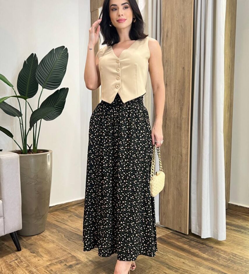Saia Longa Feminina Luísa com Bolsos e Fenda Preta Estampa Floral - Fernanda Ramos Store