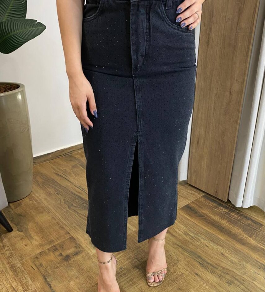 Saia Midi Feminina Raissa com Aplicações e Fenda Jeans Preta 1256P - Fernanda Ramos Store