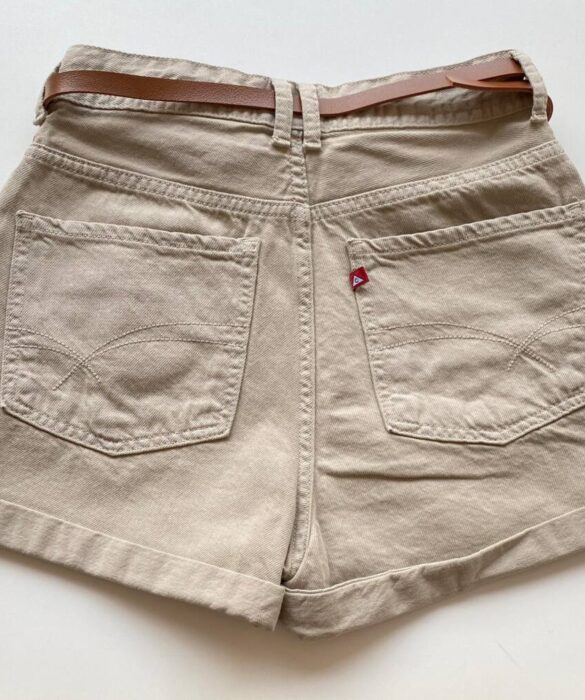 Short Feminino Sarja Boyfriend Alto com Cinto Bege Acinzentado 094790 - Fernanda Ramos Store