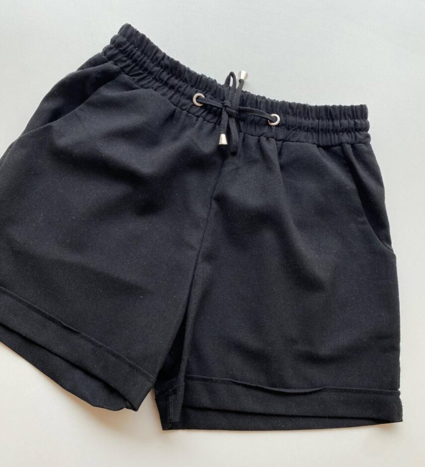 Short Feminino Viscolinho Jade com Bolsos e Amarração Preto - Fernanda Ramos Store