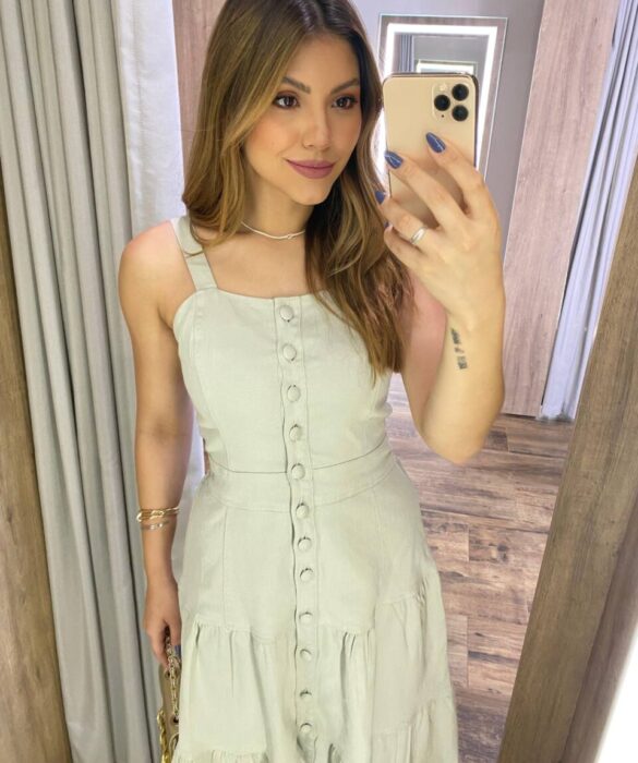 Vestido Midi Ivy Sarja sem Bojo com Elastano e Botões Gelo - Fernanda Ramos Store