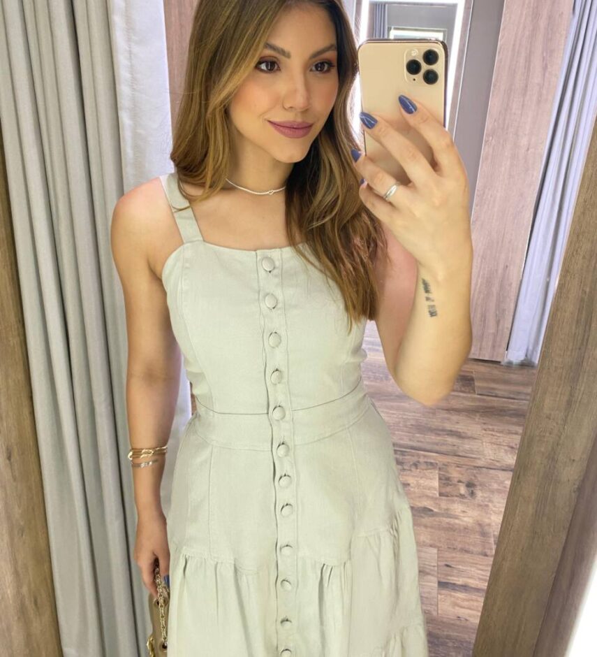 Vestido Midi Ivy Sarja sem Bojo com Elastano e Botões Gelo - Fernanda Ramos Store
