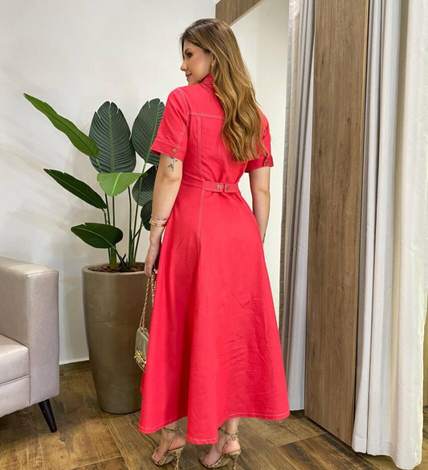 Vestido Midi Lady Sarja Manga Curta com Elastano e Botões Vermelho - Fernanda Ramos Store