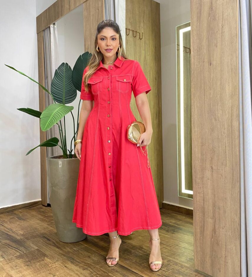 Vestido Midi Lady Sarja Manga Curta com Elastano e Botões Vermelho - Fernanda Ramos Store