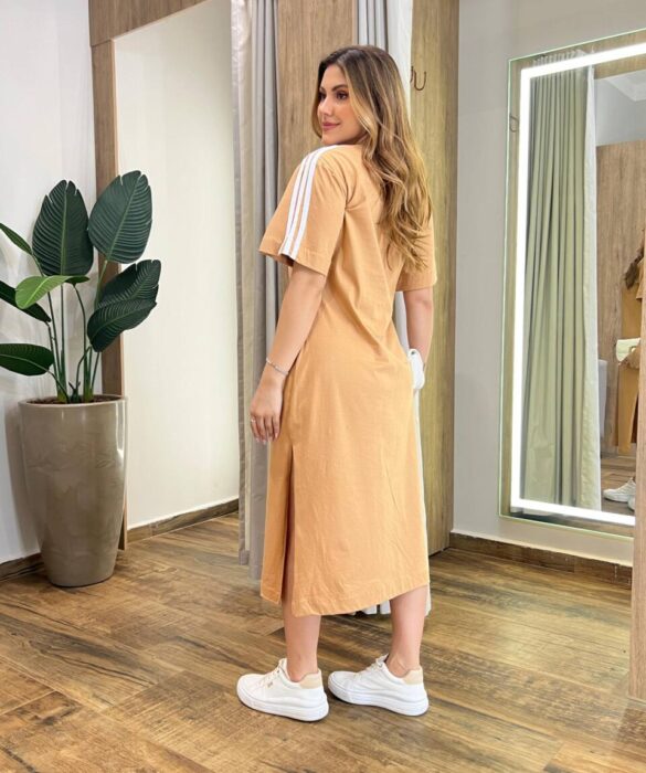 Vestido Midi Sophia Manga Curta sem Bojo com Fenda Caramelo - Fernanda Ramos Store