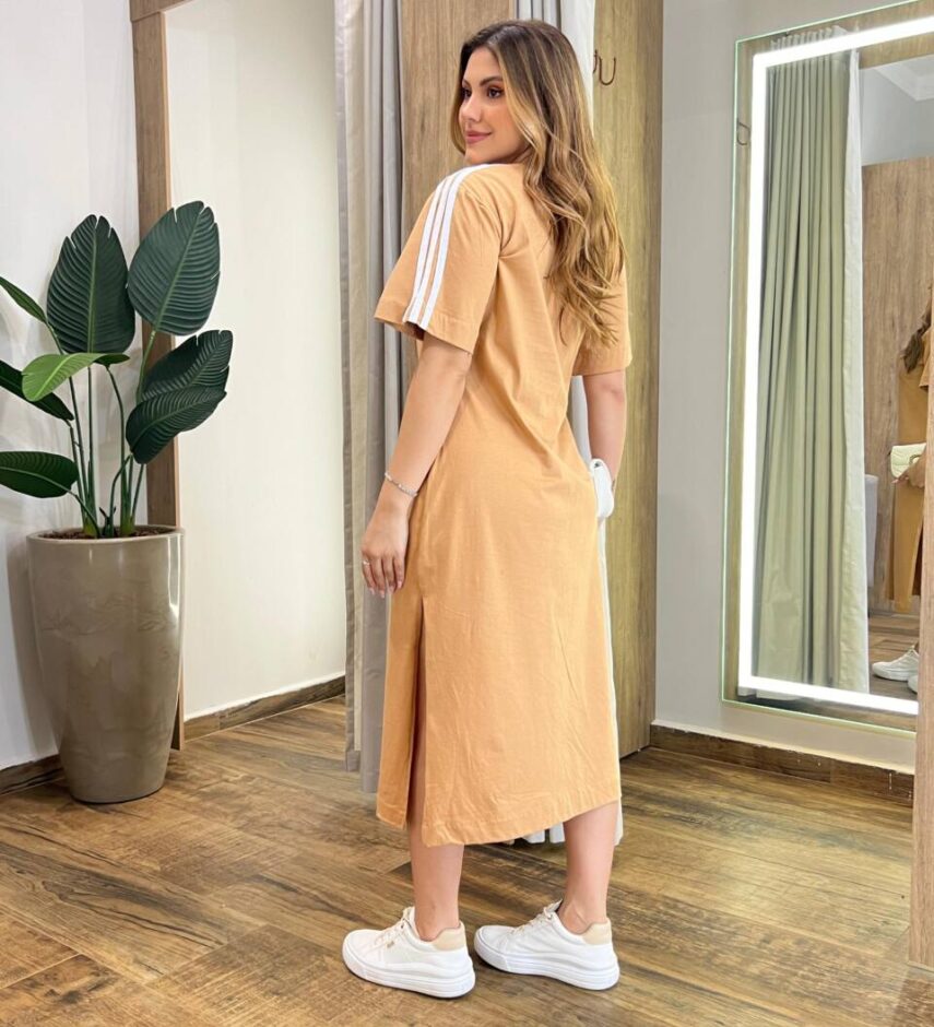 Vestido Midi Sophia Manga Curta sem Bojo com Fenda Caramelo - Fernanda Ramos Store