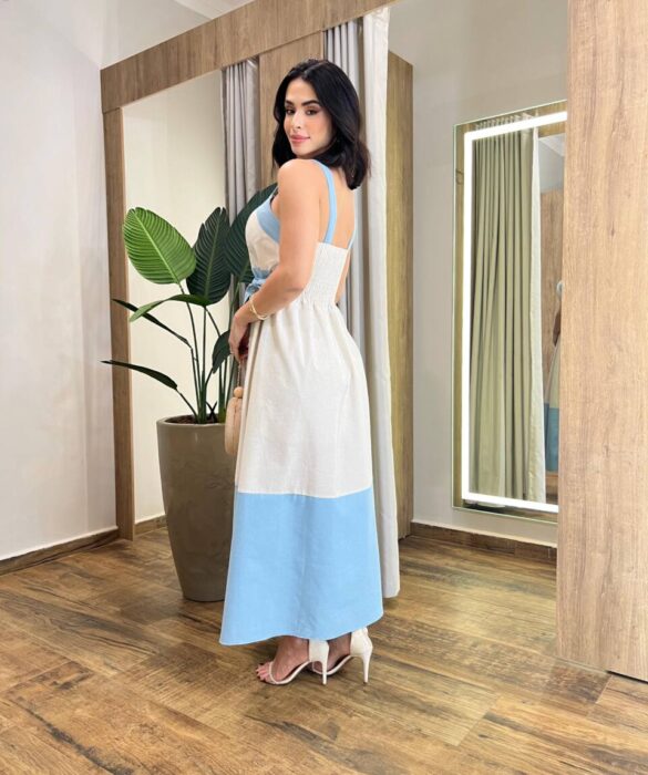 Vestido Midi Viscolinho Zoe Cru com Bojo e Amarração Detalhe Azul - Fernanda Ramos Store