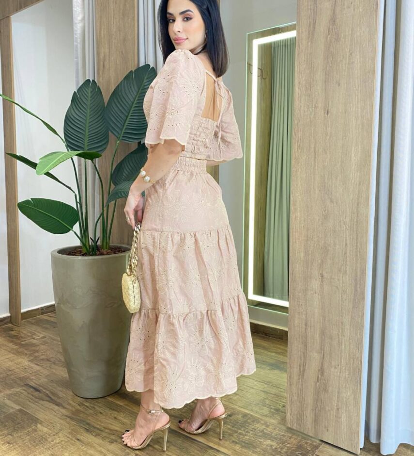 Conjunto Feminino Bia Laise Bordado Cropped sem Bojo e Saia Midi Bege - Fernanda Ramos Store