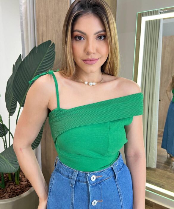 Cropped Feminino Ana sem Bojo com Detalhe Plissado Verde Bandeira - Fernanda Ramos Store