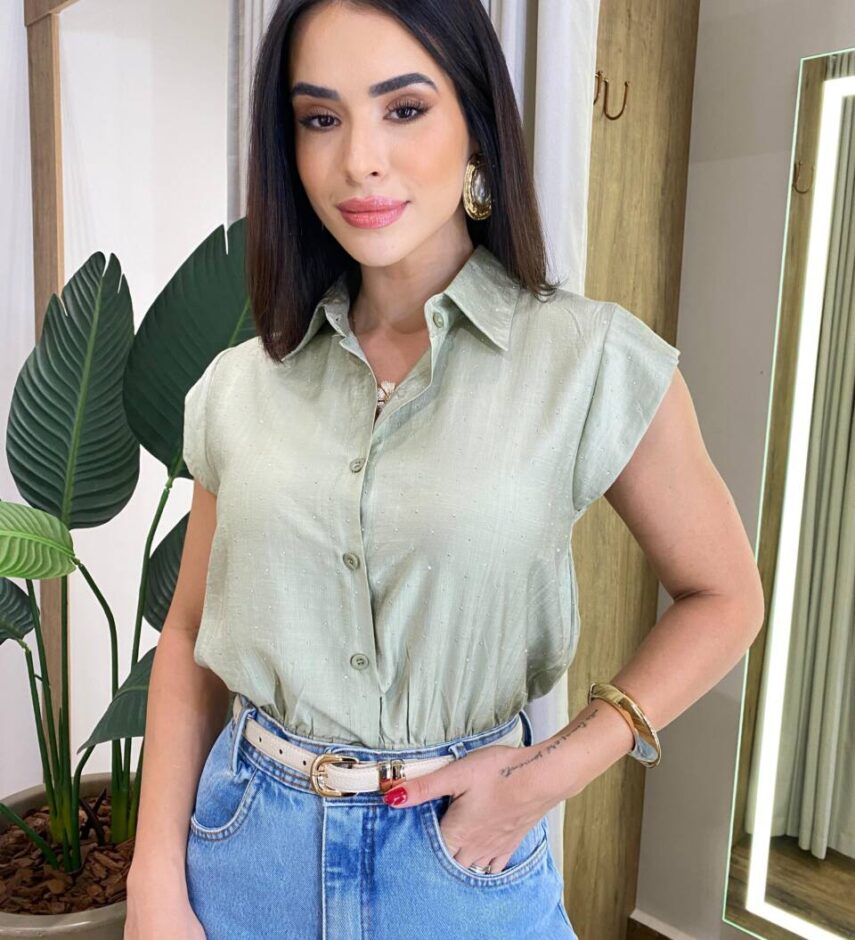 Cropped Feminino Muscle Cléo com Botões e Aplicações Verde - Fernanda Ramos Store