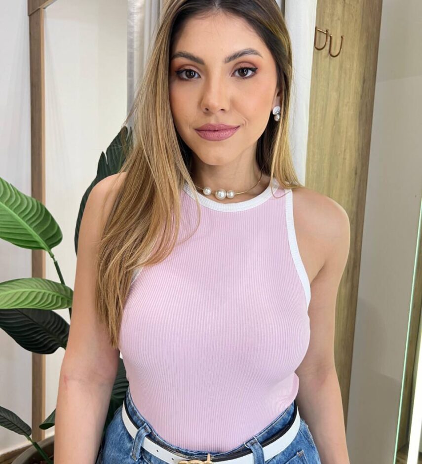 Regata Feminina Canelada Ariadne Rosa com Detalhe Branco - Fernanda Ramos Store