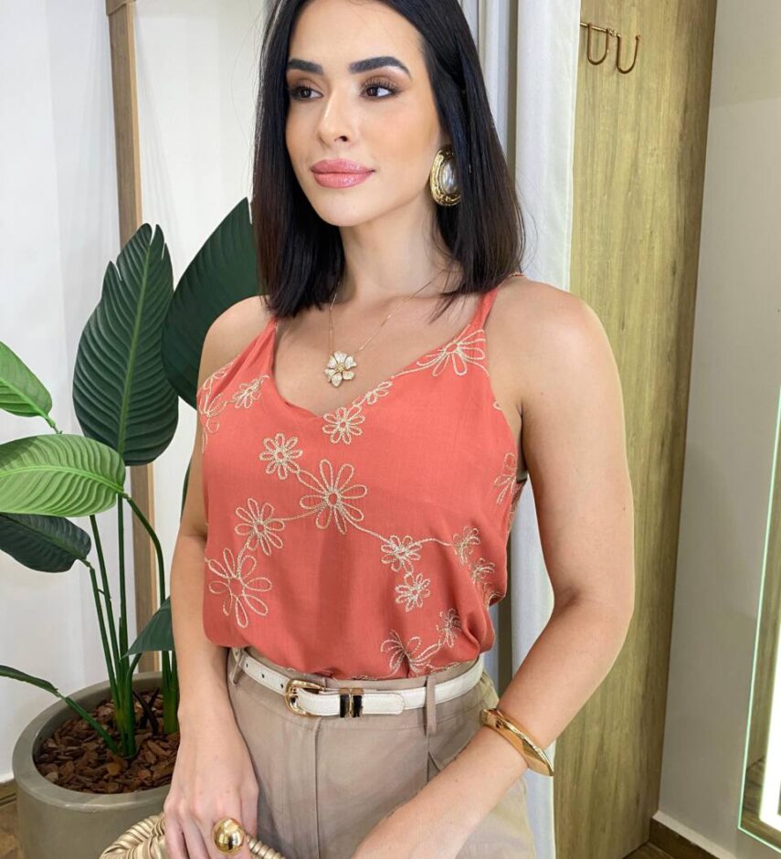 Regata Feminina Júlia Bordada sem Bojo com Alça Regulável Terracota - Fernanda Ramos Store