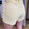 Short Feminino Myla Jeans com Cinto Barra a Fio Amarelo - Fernanda Ramos Store