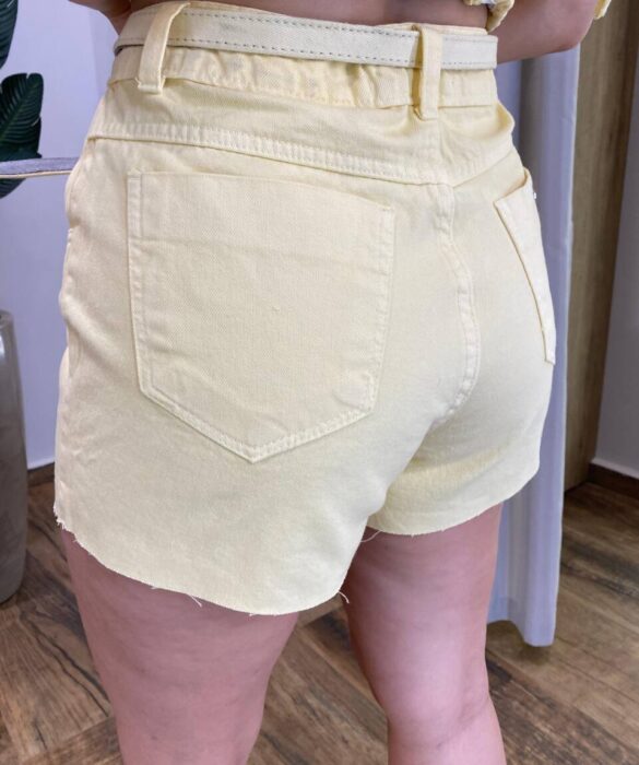 Short Feminino Myla Jeans com Cinto Barra a Fio Amarelo - Fernanda Ramos Store