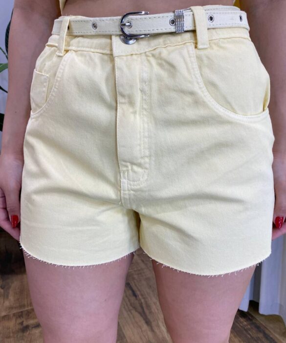 Short Feminino Myla Jeans com Cinto Barra a Fio Amarelo - Fernanda Ramos Store