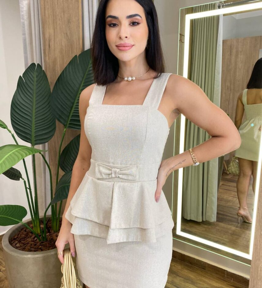 Vestido Feminino Curto Sophie com Bojo e Detalhe de Laço Cru - Fernanda Ramos Store