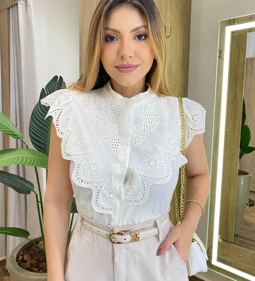 Blusa Feminina Dóris com Botões e Detalhe em Laise Nude - Fernanda Ramos Store