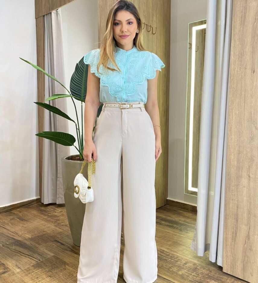 Blusa Feminina Dóris com Botões e Detalhe em Laise Verde Água - Fernanda Ramos Store