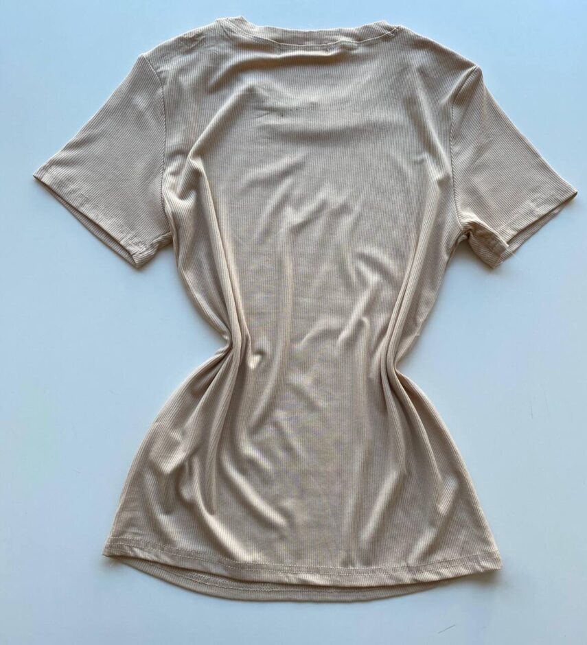 Blusa Feminina Manga Curta Modal Bella com Detalhe Bege - Fernanda Ramos Store