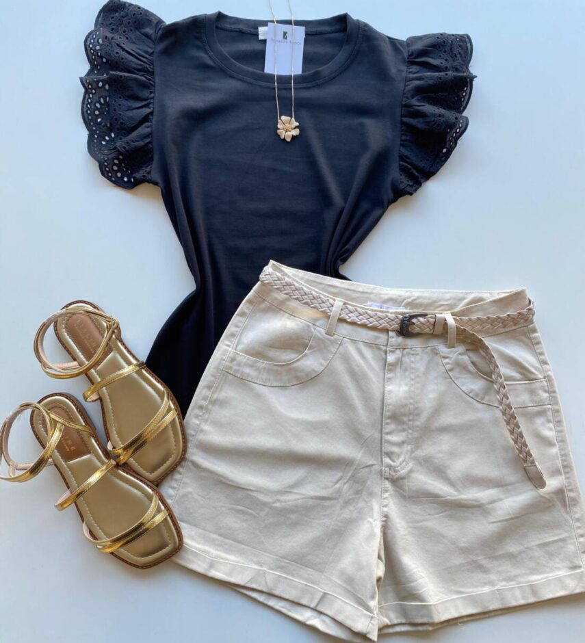 Blusa Feminina Stella com Detalhe em Laise na Manga Preta - Fernanda Ramos Store